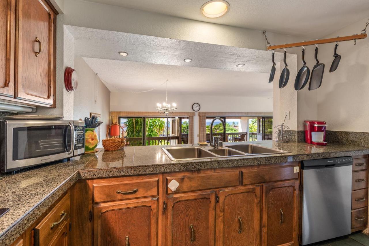 Oceanfront Complex With 2 Pools, Tennis Courts, And Expansive Ocean Views - 10-104 Kailua-Kona Exterior foto